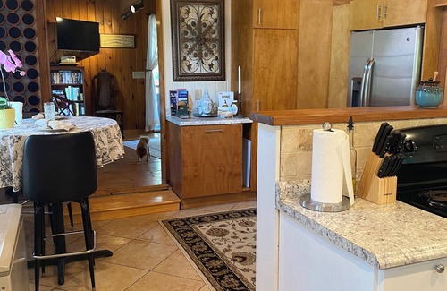 Town of Owasco Cabina | Cozy Cabin Overlooking Owasco Lake & Sunsets