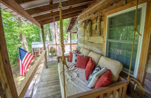 Fleetwood Casa | Cozy Cabin Overlooking Close to Boone and West Jefferson