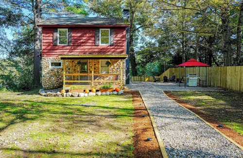 Milford Cabina | Cozy Cabin Steps from the Delaware River