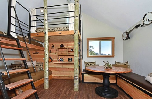 Lake George Apartamento | Cozy Cabin Surrounded by a National Forest