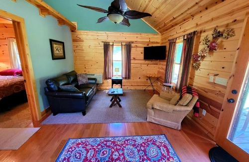 Sylva Casa | Cozy Cabin Surrounded By Streams