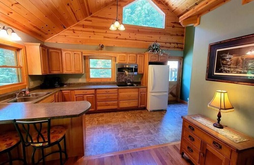 Sylva Cabina | Cozy Cabin Surrounded By Streams