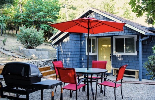 Idyllwild Cabina | Cozy cabin close to town! Perfect couples getaway. EV Charger