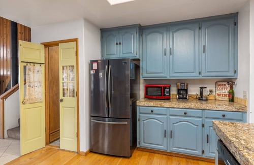 Idyllwild Casa | Cozy Cabin in Idyllwild with romantic Mountain Views—and a game room! Sleeps 10