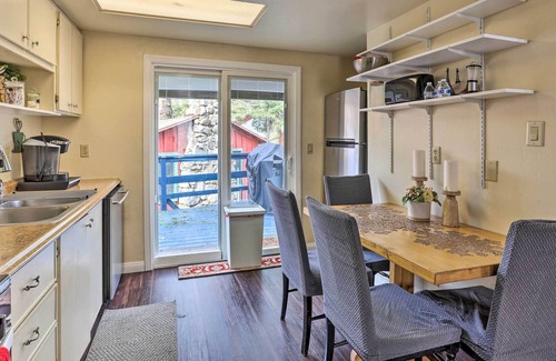 Cedarpines Park Cabina | Cozy Cabin w/ Deck - Near Lake Arrowhead!