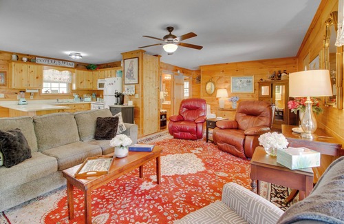 Byrdstown Cabina | Cozy Cabin w/ Grill & Fire Pit By Dale Hollow Lake