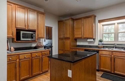 Luray Cabina | Cozy Cabin w/ Indoor Fireplace & Tranquil views
