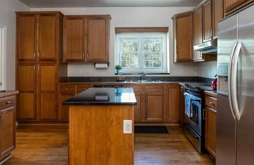 Luray Cabina | Cozy Cabin w/ Indoor Fireplace & Tranquil views
