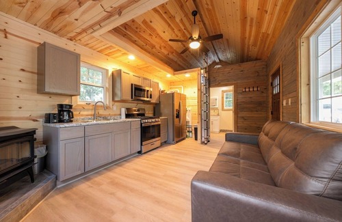 Miller Beach Cabaña | Cozy Cabin w/ Loft, Grill & Fire Pit