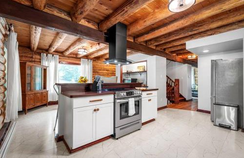 Macon Casa | Cozy Cabin Where Comfort Meets Fun!