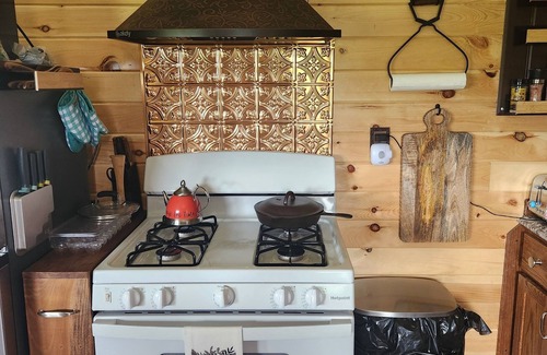Dover Cabina | Cozy Cabin with 1 bedroom and WiFi close to Augusta & Maysville Kentucky