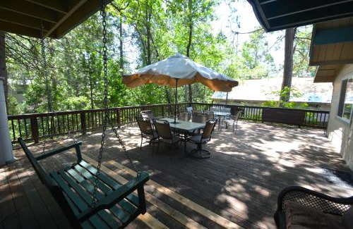 Bass Lake Casa | Cozy Cabin With Boat Slip Free Night Special