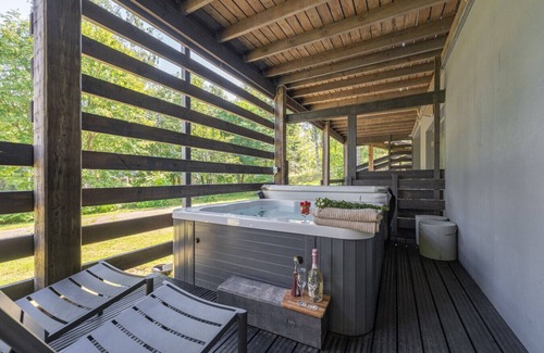 Tahkovuori Cabina | Cozy Cabin with Hot Tub and Private Sauna Close to the Tahko Ski Slopes
