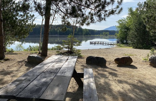 Franklin County Cabina | Cozy Cabin with Mountain Views! 1 mi to Flaggstaff Lake! Hike, boat & swim!