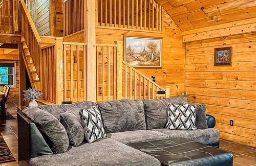 Laconia Cabina | Cozy cabin with sauna, minutes from Weirs Beach.