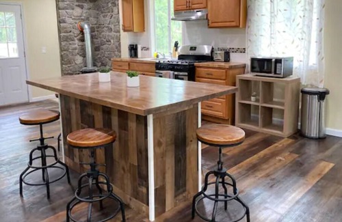 Newfoundland Casa | Cozy Cabin with Forest Views