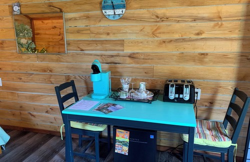 Watkins Glen Cabina | Cozy cabin with WiFi and AC in serene Watkins Glen.