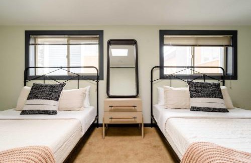 Belmont Casa | Cozy Calm Vibes in PDX- Near Local Coffee & Food