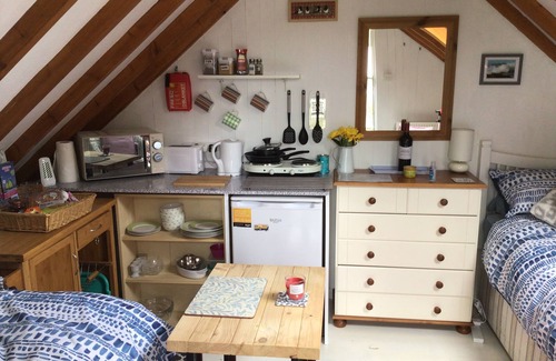 Camborne Apartamento | Cozy Camborne Studio Retreat with two single beds
