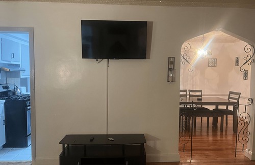 Cambria Heights Casa | Cozy Cambria Getaway 13 min John F. Kennedy✈️