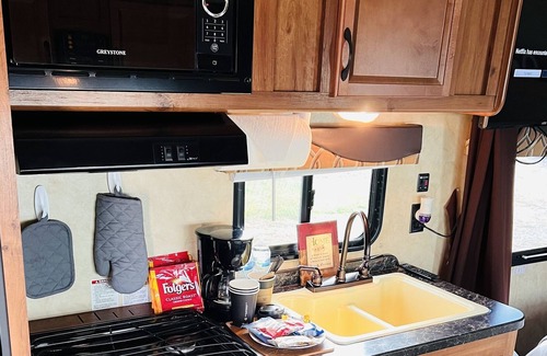 Fidelity Casa | Cozy Camper in quiet campground!