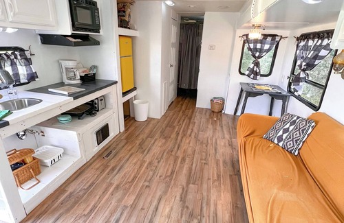 Clifton Casa | Cozy Camper in the Spartanburg Countryside with AC