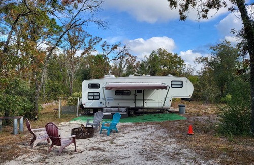 Citrus Springs Casa | Cozy Camper Under The Stars