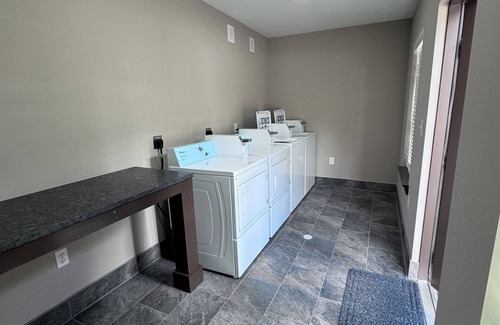 Old Fort Alquiler De RV | Cozy camper with AC and WiFi in delightful Old Fort