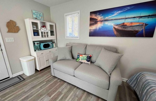Anchor Bay Harbor Apartamento | Cozy Canal Tiny Home | Sleeps 4 | Boat Parking
