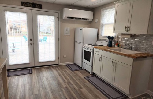 Anchor Bay Harbor Apartamento | Cozy Canal Tiny Home | Sleeps 4 | Boat Parking