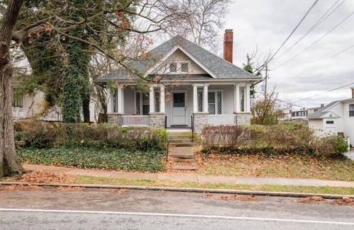York Casa | Cozy Cape Cod Bungalow