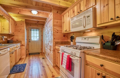 Rutherfordton Cabina | Acogedora cabaña de Carolina: encantadora cabaña en una comunidad cerrada Reserve 5 Noches PAGUE por 4