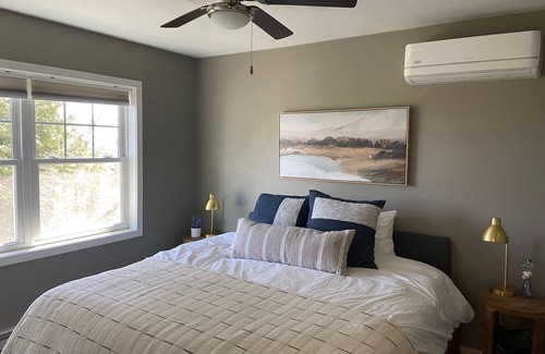 Baileys Harbor Casa | Cozy carriage house a 5 minute walk to all downtown Baileys Harbor has to offer!