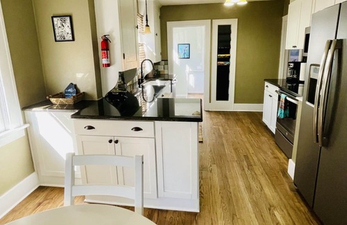 Pueblo Casa | Cozy Casa - Downtown by Beautiful Park & Riverwalk