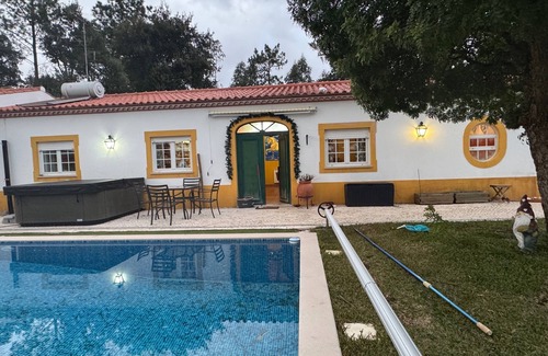 Alcobaca Casa | Cozy Casa Vimeiro Retreat