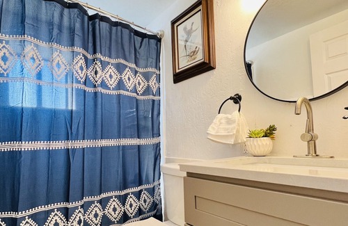 Los Lunas Casa | Cozy casita azul