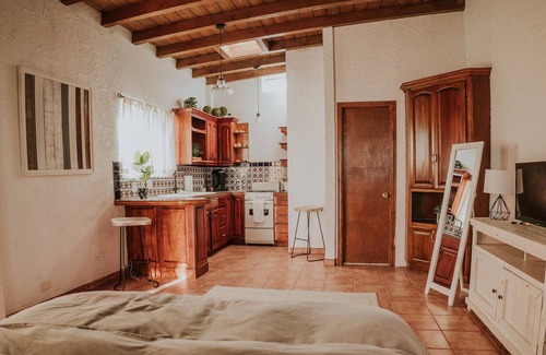 Lengüeta Arenosa Apartamento | Cozy casita right beside the beach! La Casita at Casa De Flor