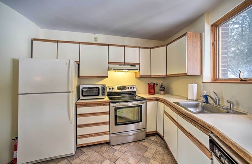 Windham Casa | Cozy Catskills Getaway w/ Yard & Mtn Views!
