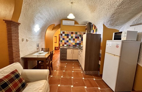 Benalúa de Guadix Apartamento | Acogedora Cueva Estudio con Terraza