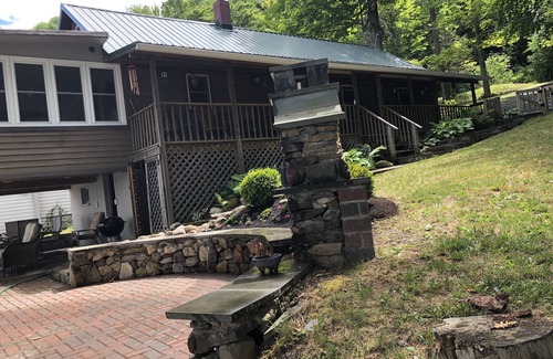 Interlaken Cabaña | Cozy Cayuga Lakeside Retreat