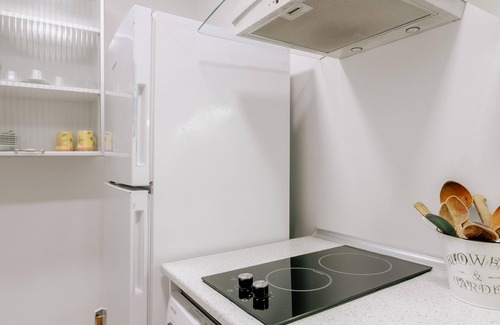 Esentepe Apartamento | Cozy Central Flat w Garden 5 min to Metro in Sisli