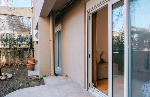 Esentepe Apartamento | Cozy Central Flat w Garden 5 min to Metro in Sisli