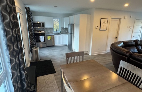 St-Adolphe-d'Howard Chalet De Esquí | Cozy Chalet near all ski hills and lakes