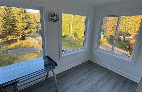 St-Adolphe-d'Howard Chalet De Esquí | Cozy Chalet near all ski hills and lakes