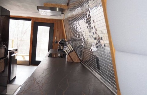 Ludlow Chalet De Esquí | Cozy Chalet 2 min drive to Okemo Base and Downtown, and 5 min to Jackson Gore.