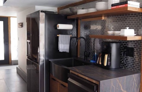 Ludlow Chalet De Esquí | Cozy Chalet 2 min drive to Okemo Base and Downtown, and 5 min to Jackson Gore.