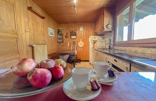 Liddes Casa | Cozy chalet, Alps view, fireplace & large terrace