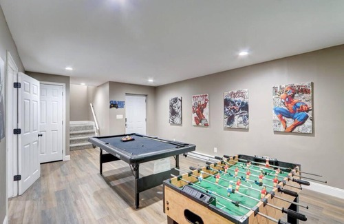 East Stroudsburg Casa | Cozy Chalet Game Rm and Fireplace