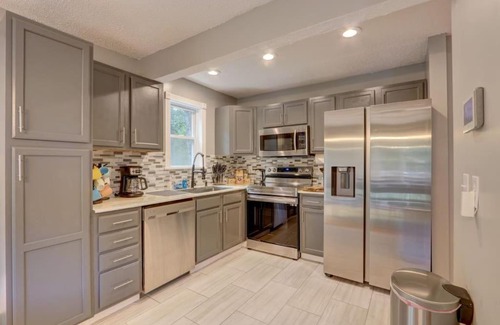 East Stroudsburg Casa | Cozy Chalet Game Rm and Fireplace