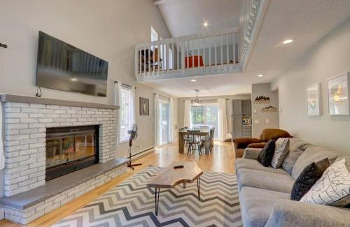 East Stroudsburg Casa | Cozy Chalet Game Rm and Fireplace